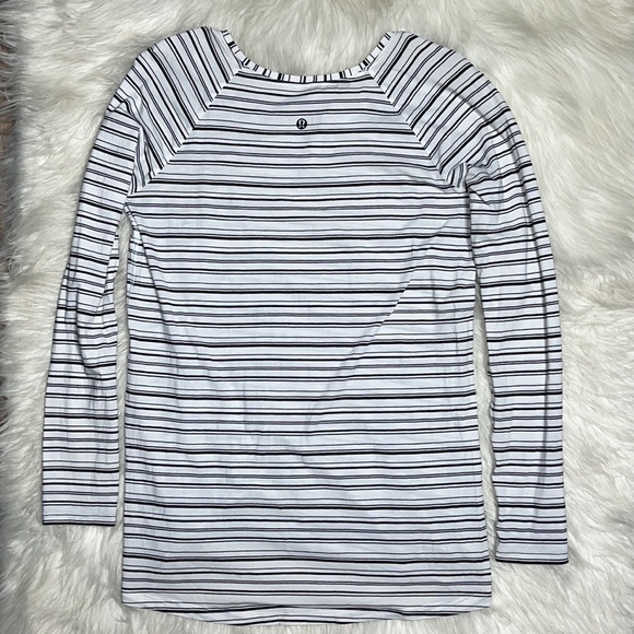 Lululemon Emerald Long Sleeve Shirt - Picture 2 of 6